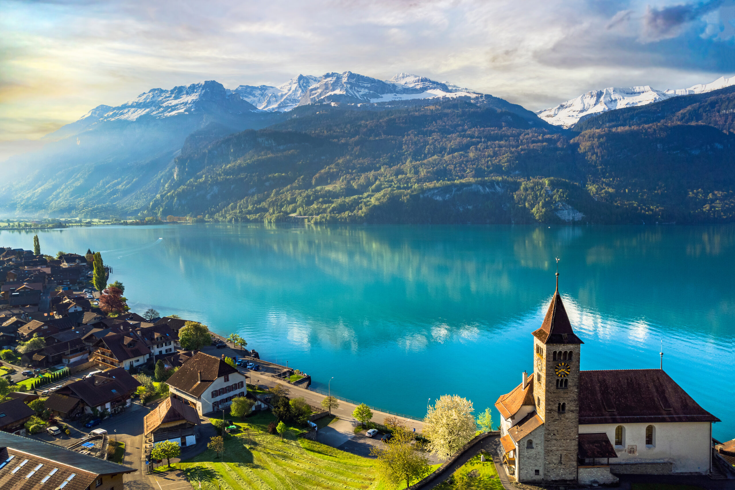 swiss-fixer-swixer-local-production-services-in-switzerland-nature-scenery-turquoise-lake
